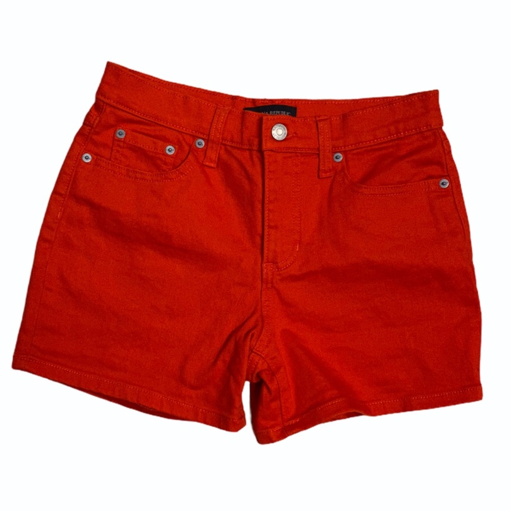 red shorts